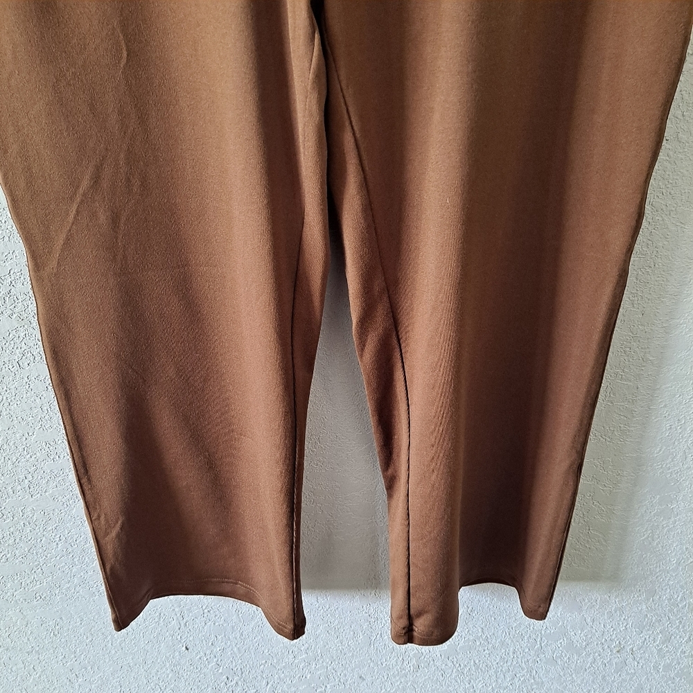 Bold Spirit Brown Capri Workout Pants - Picture 3 of 5